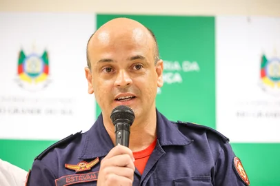 Eduardo Estevam Camargo<!-- NICAID(15331224) -->