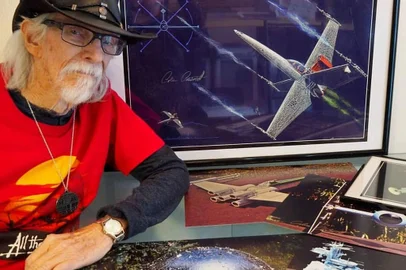 Colin Cantwell, o homem que projetou espaçonaves nos filmes da franquia Star Wars, morreu aos 90 anos de idade, informou o jornal The Hollywood Reporter. Sierra Dall, parceira de Cantwell, confirmou que ele morreu em sua casa no Colorado (EUA) neste sábado, dia 21.<!-- NICAID(15103860) -->