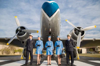 Visitação a avião Douglas DC-3 da Varig no Boulevard Laçador<!-- NICAID(15667301) -->