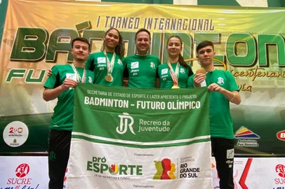Badminton do Recreio da Juventude conquista quatro medalhas em torneio internacional na Bolívia<!-- NICAID(16089973) -->