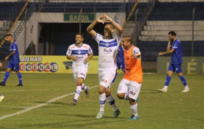 Kévin Sganzerla / NB, Divulgação Kévin Sganzerla / NB, Divulgação