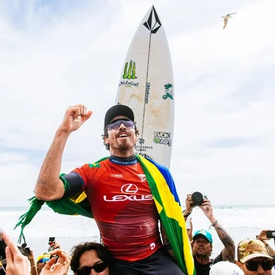 Yago Dora, surfe