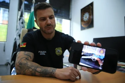 PORTO ALEGRE, RS, BRASIL, 20/11/2024- Coletiva de imprensa sobre o caso da jovem Camila Lopes Fruck, morta por bala perdida na Restinga. Foto: Ronaldo Bernardi / Agencia RBS<!-- NICAID(15917429) -->