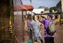 Voluntários realizam faxina solidária para limpar 200 residências na zona norte de Porto Alegre 