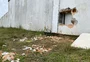 Maçarico, buraco na parede e tapume: como criminosos invadiram posto e arrombaram caixa eletrônico em Pelotas