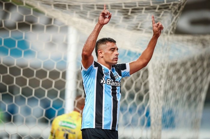 GOOOOOOOOOOLLLLL! É hat trick do camisa 29! Diego Souza marca mais uma vez, 3 a 1 Grêmio