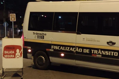 Durante a Operação Balada Segura, realizada na madrugada deste sábado (19), flagrou 19 motoristas alcoolizados no bairro Nossa Senhora de Lourdes, em Caxias do Sul. Em quase 3h de operação, 124 motoristas foram abordados para a fiscalização.<!-- NICAID(15045912) -->