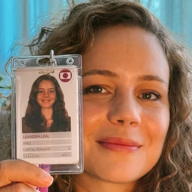 Depois de 30 anos na Rede Globo, Leandra Leal deixou a emissora. A atriz de 42 anos anunciou o fim do contrato em uma postagem em rede social, relembrando momentos da carreira.<!-- NICAID(16009699) -->