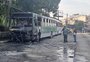 Ônibus pega fogo no bairro Petrópolis