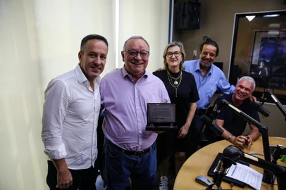 Porto Alegre, RS, Brasil, 10/03/2023 - Pedro Ernesto recebe homenagem aos 50 anos de RBS - Foto: André Ávila/Agência RBSIndexador: Andre Avila<!-- NICAID(15371842) -->