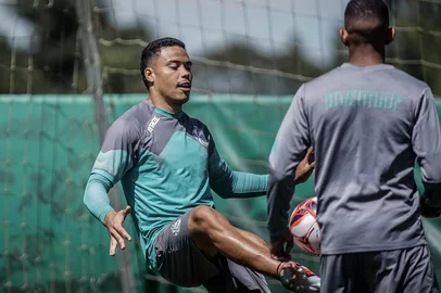 Juventude realiza treino na pré-temporada visando a estreia no Gauchão. Na foto, volante Mandaca<!-- NICAID(16197506) -->