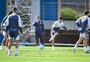 Villasanti participa de parte do treino do Grêmio e se aproxima de retorno