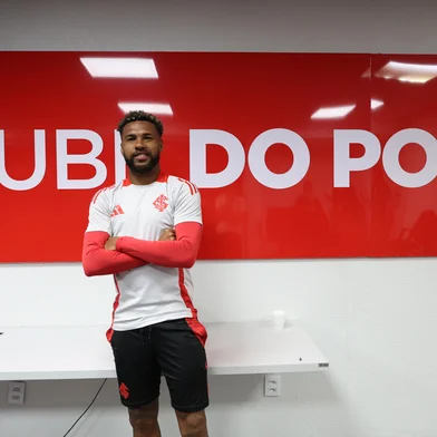 Porto Alegre, RS, Brasil - Entrevista com Wesley Ribeiro da Silva, mais conhecido como Wesley, nascido em Salvador em 30 de março de 1999), é um futebolista brasileiro que atua como ponta-equerda. Atualmente joga pelo Internacional.Indexador: jeff botega<!-- NICAID(16004463) -->