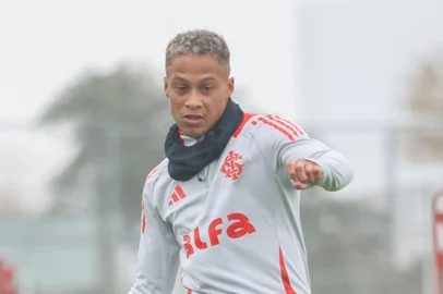 Inter, Vitinho<!-- NICAID(16083629) -->