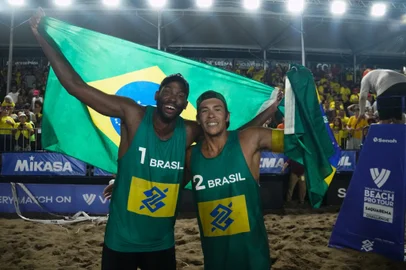 Evandro, Arthur Lanci, vôlei de praia