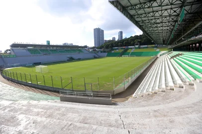 CAXIAS DO SUL, RS, BRASIL, 20/02/2025. Reportagem especial sobre os 50 Anos do Estádio Alfredo Jaconi. Imagens gerais do estádio. (Porthus Junior/Agência RBS)Indexador: Porthus JUNIOR<!-- NICAID(15980894) -->