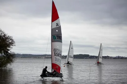 CAMPEONATO SUL-BRASILEIRO de Hobie Cat 16, o SULCAT 2021, é realizado no Sava Iate Club, em Porto Alegre.<!-- NICAID(14881581) -->