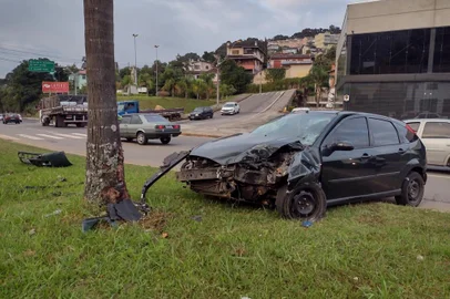 acidente ocorrido na avenida são leopoldo entre a perimetral sul e a br-116, em caxias do sul, <!-- NICAID(15544558) -->