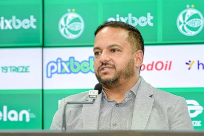 Apresentação do diretor-executivo do Juventude Júlio Rondinelli.<!-- NICAID(15400804) -->