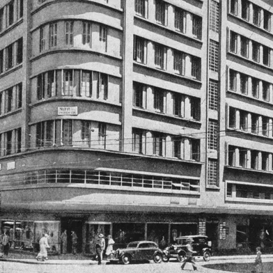 Loja Renner, em Porto Alegre, em 1939. Otávio Rocha esquina com Dr. Flores.<!-- NICAID(16057347) -->