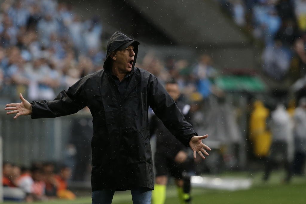 Defesa volta a ser dor de cabeça do Grêmio no Brasileirão
