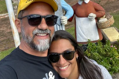 Josmar Leite e a esposa Paula Isabel em Vale Vêneto<!-- NICAID(15660832) -->