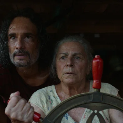 “O Último Azul” será o filme de abertura do 53º Festival de Cinema de GramadoInédito no Brasil, o filme é protagonizado por Denise Weinberg, com Rodrigo Santoro, Adanilo e Miriam Socarrás no elenco﻿<!-- NICAID(16061528) -->