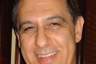 O médico José Pedro Lahude faleceu na sexta-feira (9), aos 77 anos. Ele estava internado no Hospital Moinhos de Vento, em Porto Alegre, para tratar complicações de um câncer que enfrentava havia mais de cinco anos.<!-- NICAID(16035133) -->