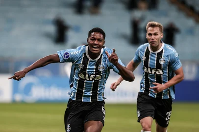 PORTO ALEGRE, RS, Brasil: Grêmio x Esportivo Luqueño, Sul Americana. Fotos: Duda Fortes/Agencia RBS<!-- NICAID(16048814) -->