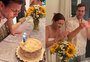 Vladimir Brichta celebra aniversário em evento discreto com Adriana Esteves e amigos