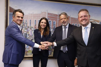 Após meses de negociações, a filiação da deputada Any Ortiz (Cidadania-RS) ao PP foi encaminhada nesta terça-feira (10) em reunião com o presidente nacional do partido, Ciro Nogueira. A reunião que discutiu a filiação da deputada também contou com as presenças do ex-presidente da Câmara, Arthur Lira (AL), e do presidente do partido no Rio Grande do Sul, o deputado Covatti Filho. <!-- NICAID(16222669) -->