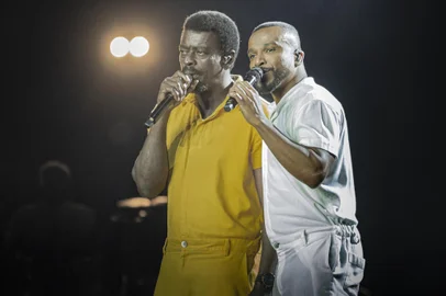 Alexandre Pires e Seu Jorge<!-- NICAID(15157440) -->