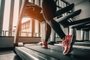 Close up on shoe,Women running in a gym on a treadmill.exercising concept.fitness and healthy lifestyle Exercicio, corrida, esteira . Foto:  Day Of Victory Stu. / stock.adobe.comIndexador: NUTAWUTFonte: 258749681<!-- NICAID(15504169) -->
