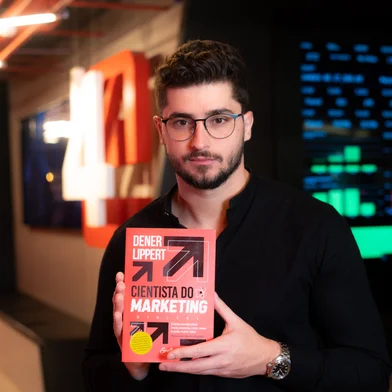 Imersão online aborda conceitos do livro Cientista do Marketing do CEO da V4 Company, Denner Lippert.