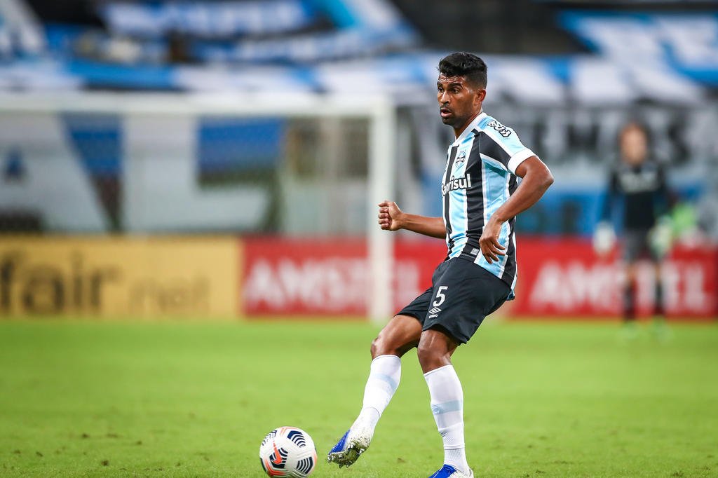 Thiago Santos, Diogo Barbosa e mais: Guerra causa polêmica ao expor pacotão de saídas