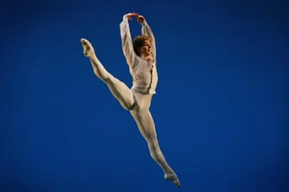 O bailarino russo, Vladimir Schklyarov, morreu neste sábado (16).<!-- NICAID(15915681) -->