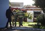 FOTOS: bombeiros controlam princípio de incêndio em posto de combustíveis na zona norte de Porto Alegre