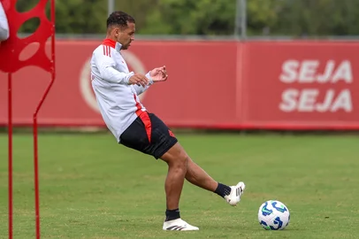 Alan Patrick em treino do Inter<!-- NICAID(16046749) -->