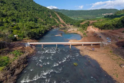 Ponte entre Cotiporã e Dois Lajeados terá pista única; estrutura será inaugurada sábado<!-- NICAID(15928128) -->
