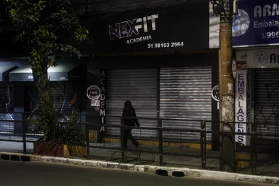 PORTO ALEGRE, RS, BRASIL, 13-07-2025: Fachada de academia investigada pela policia, na avenida Osvaldo Aranha, no bairro Bom Fim. Policia Civil abriu inquerito para investigar possivel estelionato por parte dos proprietarios da academia Nex Fit. Foto: Mateus Bruxel/Agencia RBSIndexador: MATEUS BRUXEL<!-- NICAID(16079765) -->