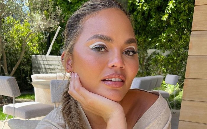 @chrissyteigen Instagram / Reprodução