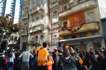 Em Caxias do Sul, caminhada pede o fim da violência contra crianças e adolescentes<!-- NICAID(15431566) -->