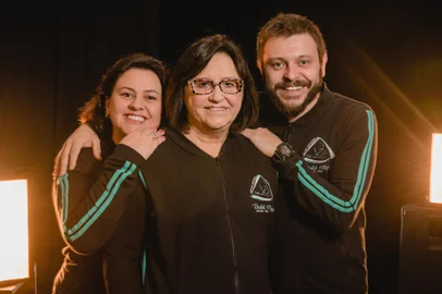 Margô Brusa comanda a escola Ballet Margô ao lado dos filhos, Katherine e Matheus, em Caxias do Sul.<!-- NICAID(14354422) -->