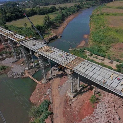 Ponte da RS-130, entre Lajeado e Arroio do Meio