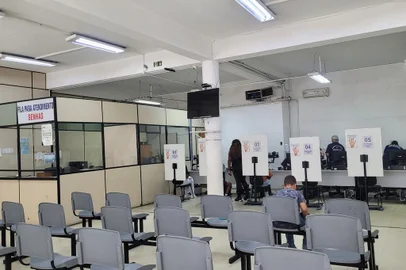 Primeiro plantão de atendimento para emissão da nova carteira de identidade tem movimento tranquilo em Porto Alegre, do Departamento de Identificação<!-- NICAID(15740489) -->