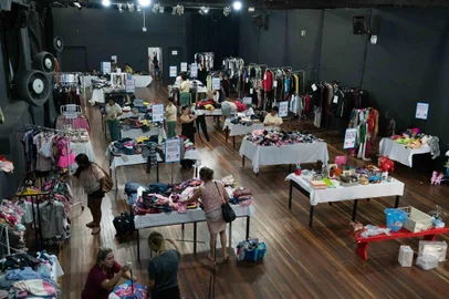 Bazar Mercado Feliz<!-- NICAID(14932231) -->
