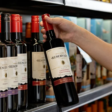 Todos os rótulos da linha de vinhos Reservado Marcus James fazem parte da campanha promocional da Cooperativa Vinícola Aurora.<!-- NICAID(16045833) -->