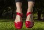 Trocou o salto alto por sapatos confortáveis? Como as marcas de moda estão investindo na tendência