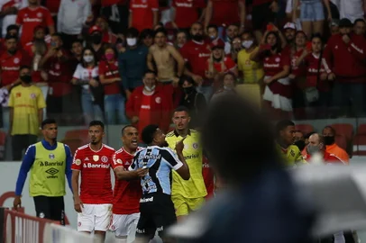 PORTO ALEGRE, RS, BRASIL,  06/11/2021- Gre-Nal 434: jogo válido pela 30ª rodada do Campeonato Brasileiro, no estádio Beira-rio. Foto:  André Ávila / Agencia RBS<!-- NICAID(14934498) -->