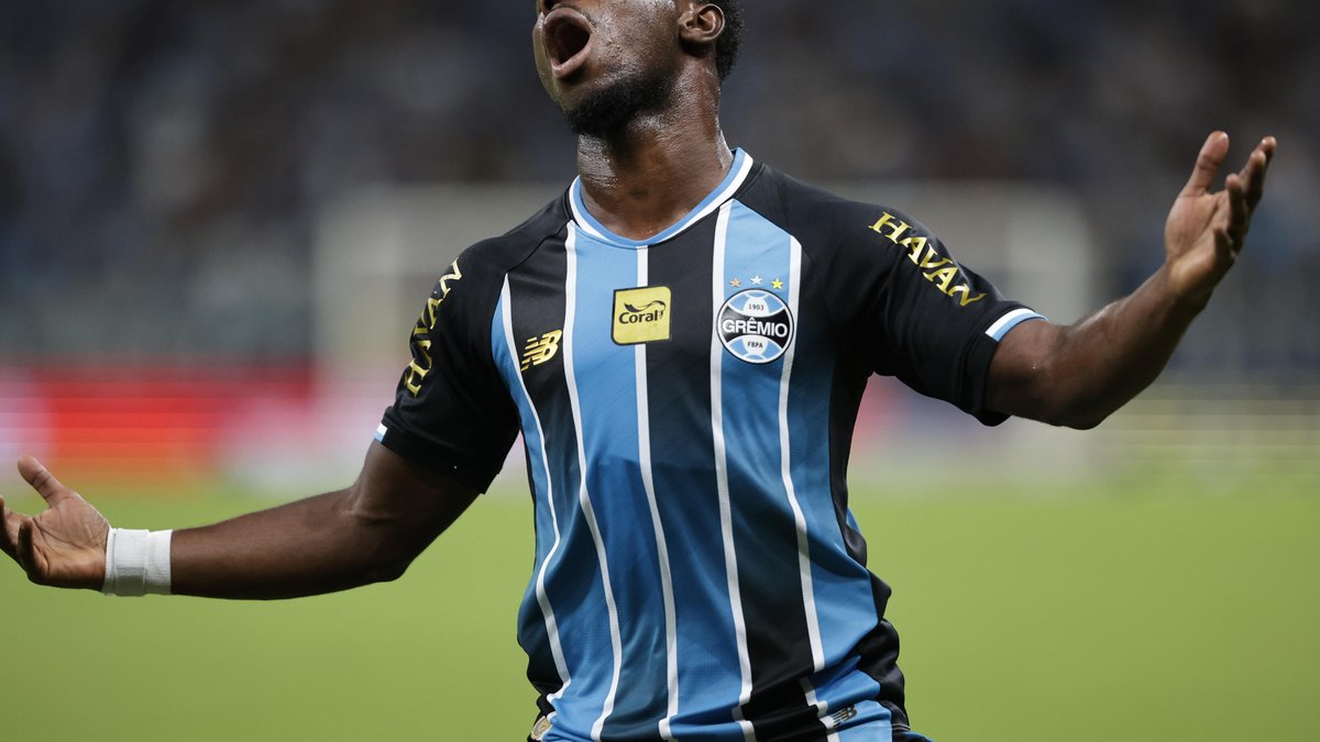 Grêmio Striker Left Out of World Cup Squad Selection Grêmio Striker Left Out of World Cup Squad Selection